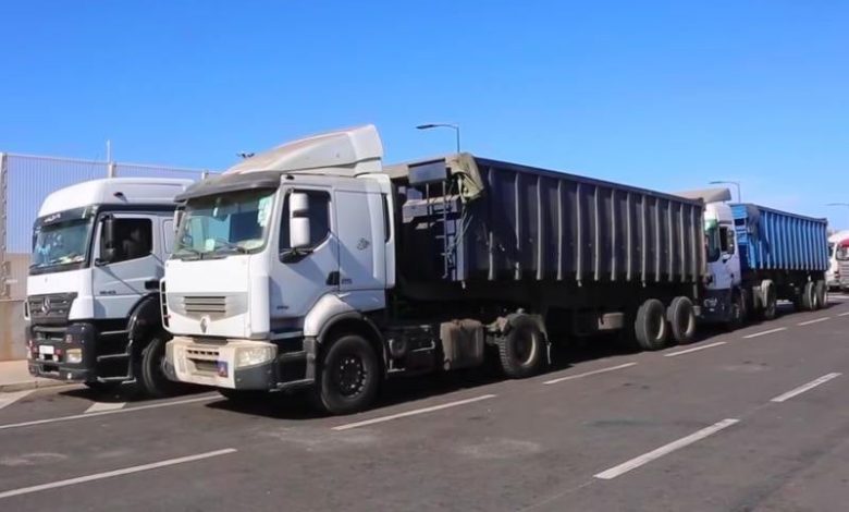 مهنيون يرفضون مقايسة أسعار النقل الطرقي مع أثمنة "الغازوال" في المغرب