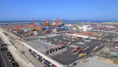 تخصيص بوابة واحدة لآلاف الشاحنات ينذر بـ"بلوكاج" في ميناء الدار البيضاء